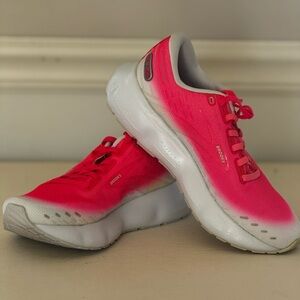 Brooks Women's Vibrant Pink Athletic Shoes